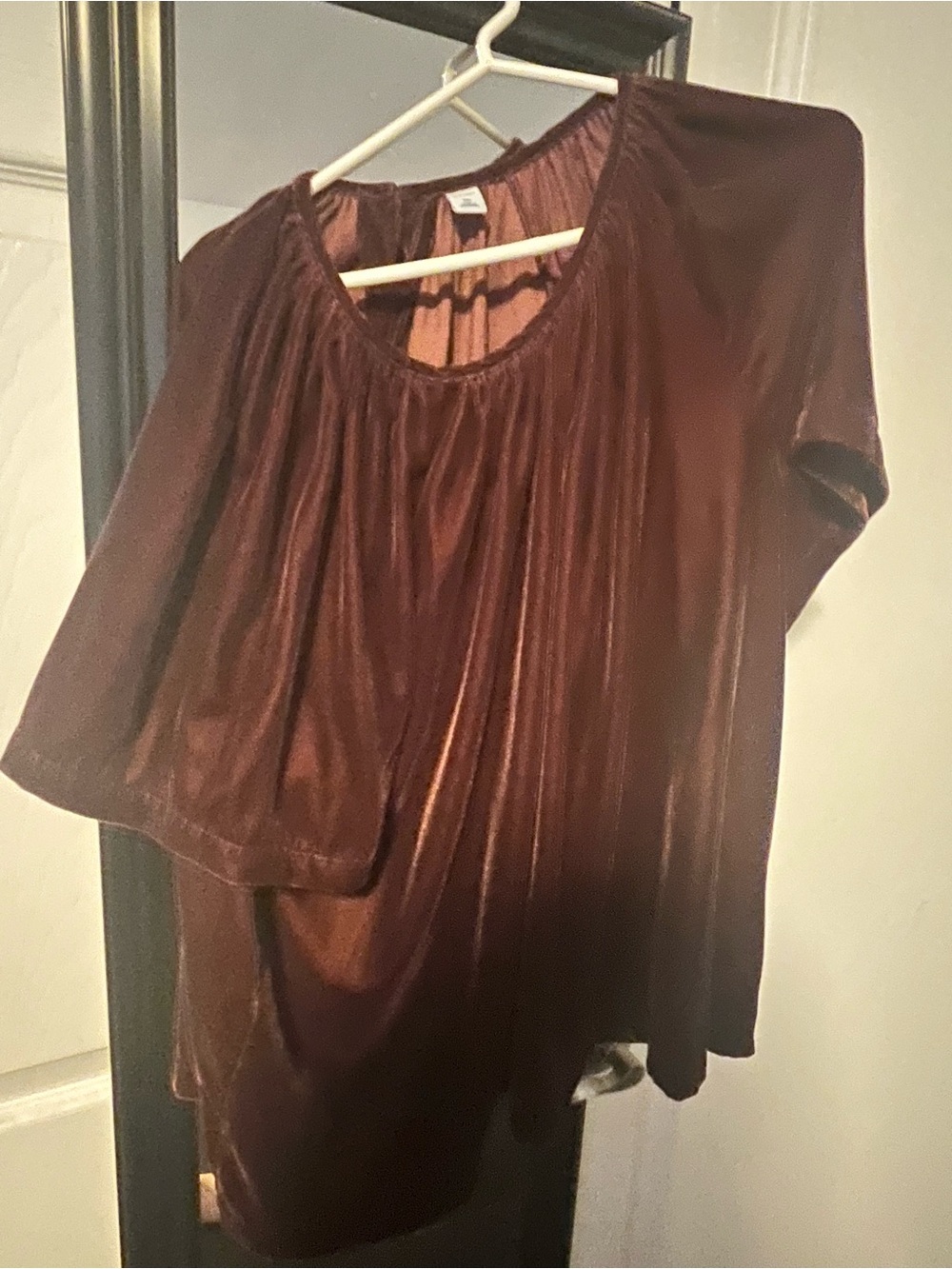 Old Navy Burgundy Velvet Short-Sleeve Women’s Top